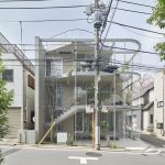 Дом в Токио гармонирующий с природой и городом